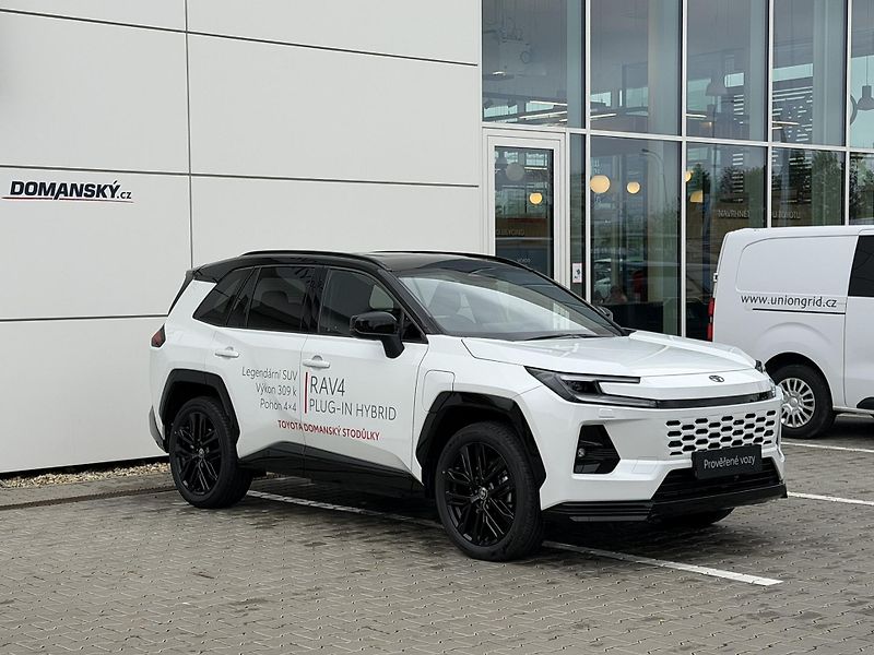 Toyota RAV4 (2026) STYLE 2,5 PHEV 4X4 AT 309k - fotka 2 z 14