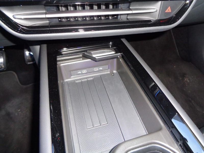 Volkswagen ID.7 Tourer Pro People  210 kW, 77 kWh - fotka 23 z 30