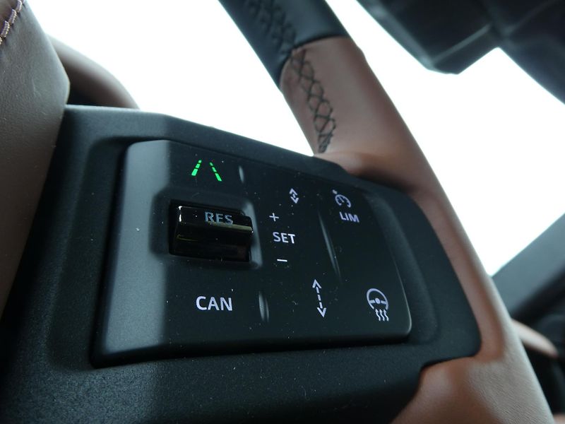 Land Rover Defender 110 4,4 OCTA P635 - fotka 21 z 48