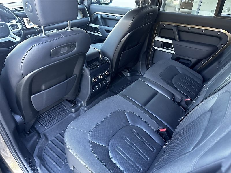 Land Rover Defender 2,0 - fotka 18 z 22