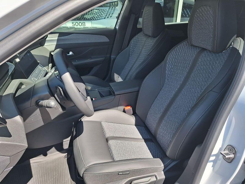 Peugeot 308 (2026) SW ALLURE Hybrid 145 e-DCS6 - fotka 12 z 19