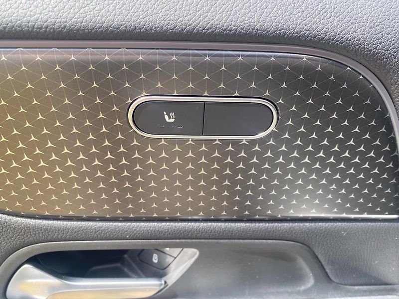 Mercedes-Benz EQA 300 4M Progressive Facelift - fotka 13 z 14