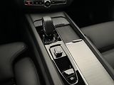 Volvo XC60 B4 AWD DARK PLUS AUT - náhled 26