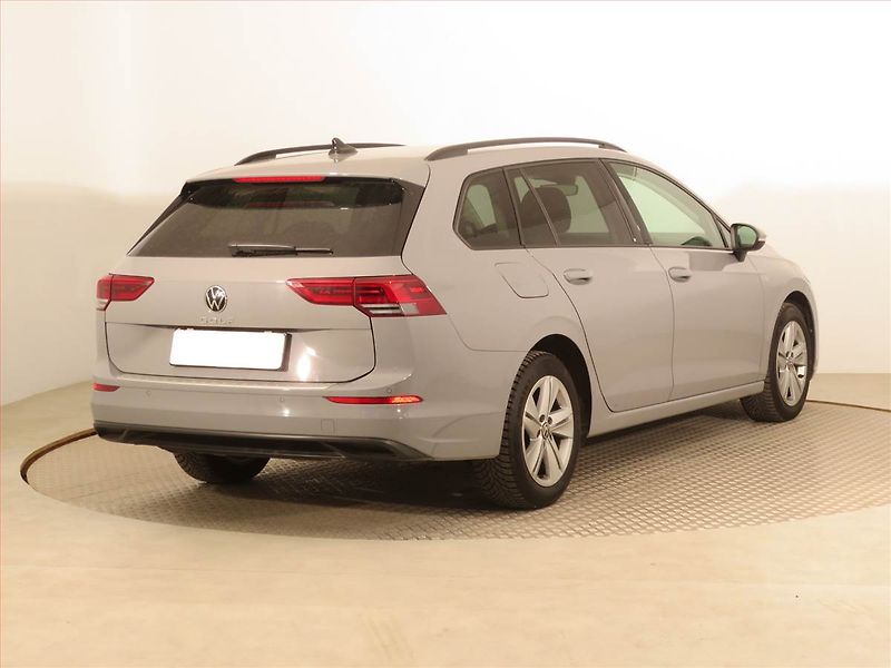 Volkswagen Golf (2023) 2.0 TDI, Navi, Tempomat - fotka 5 z 16