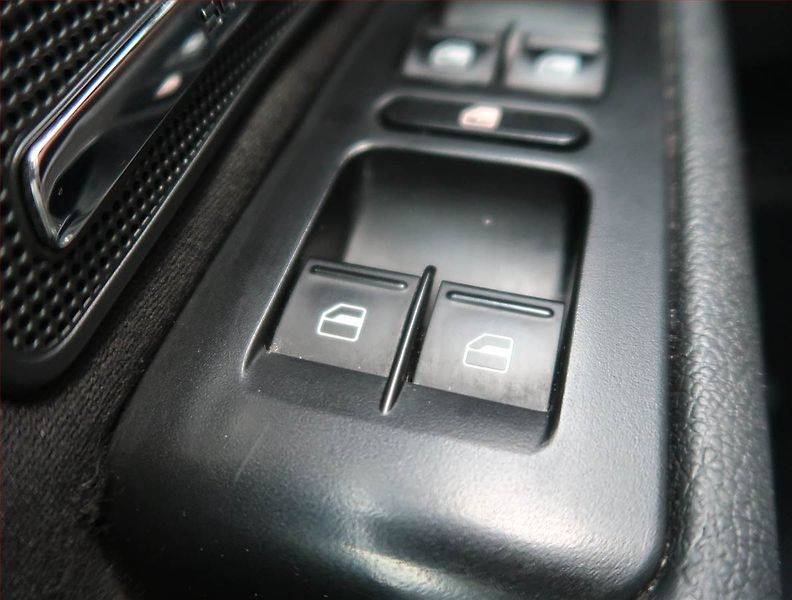 Škoda Superb (2013) Ambition 1.8 TSI, 4X4, Xenony - fotka 13 z 13