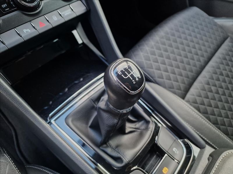 Škoda Karoq 2.0 TDI Style, ČR,1.Majitel - fotka 35 z 50