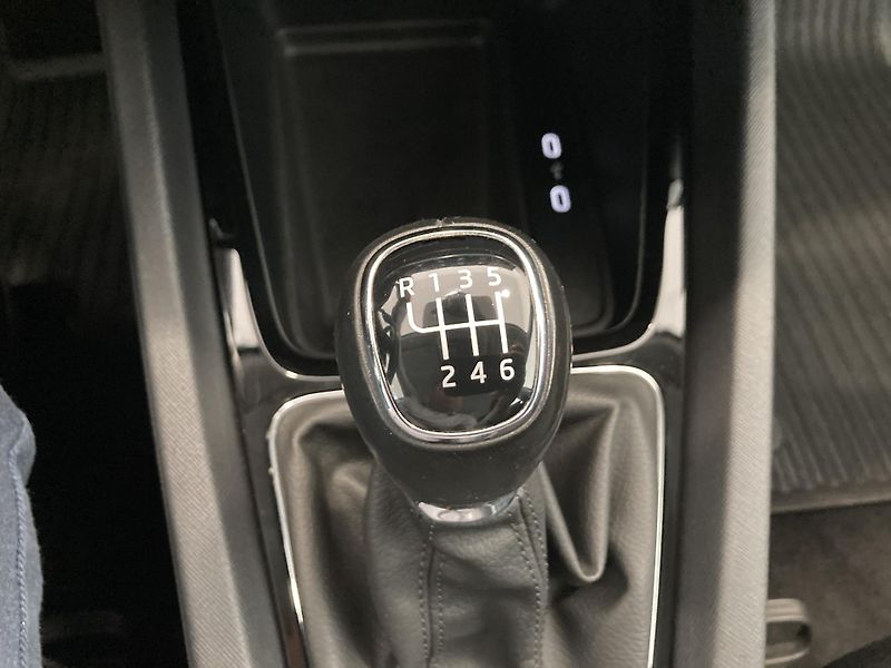 Škoda Octavia COMBI 2.0 TDI AMBITION - fotka 28 z 31