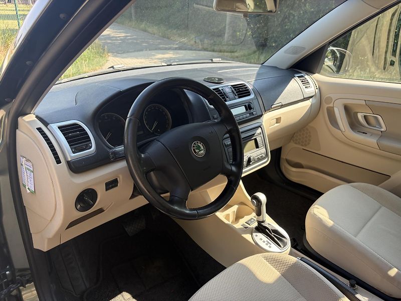 Škoda Roomster 1.6 Comfort AUTOMAT - fotka 24 z 27