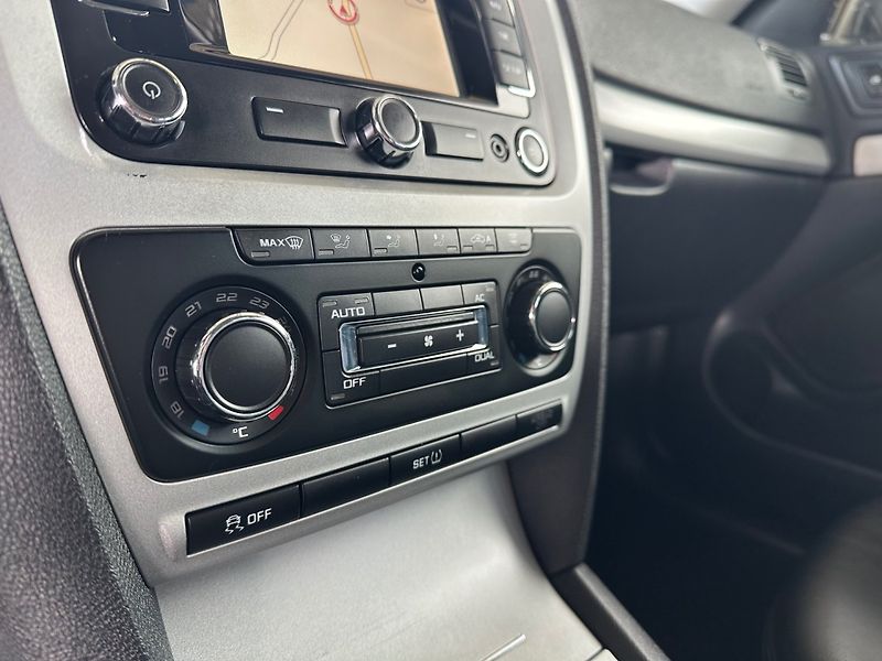 Škoda Octavia (2012) 2.0TDi NAVI, HEZKÝ STAV - fotka 13 z 15