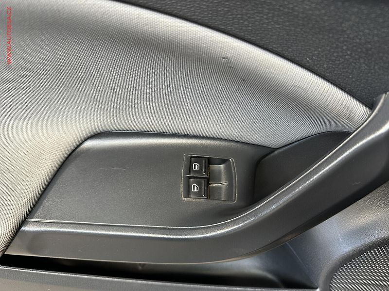 Seat Ibiza (2014) 1.2 TSi, Style, TZ, kola - fotka 17 z 19