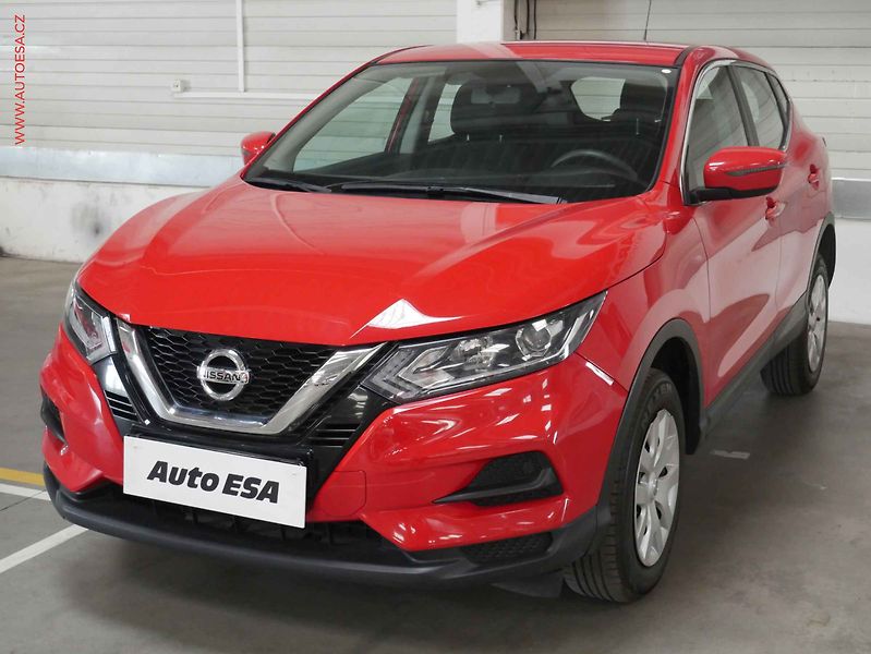 Nissan Qashqai (2020) 1.3 DIG-T, ČR, AC, temp - fotka 3 z 14