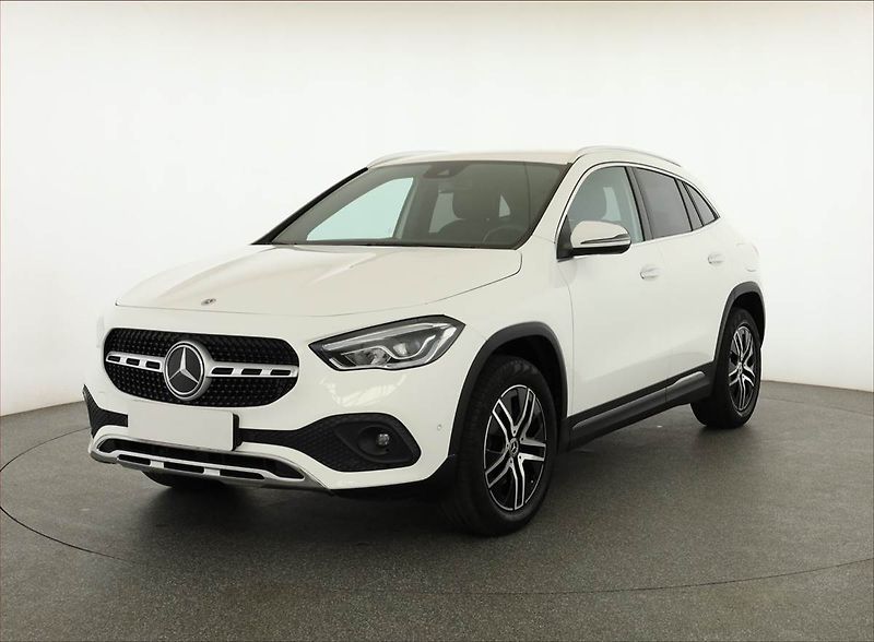 Mercedes-Benz GLA (2022) 180 d - fotka 2 z 19