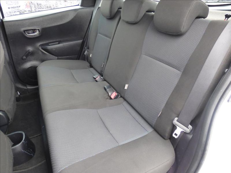 Toyota Yaris 1,5 Hybrid, Digi Klima, servis - fotka 40 z 60