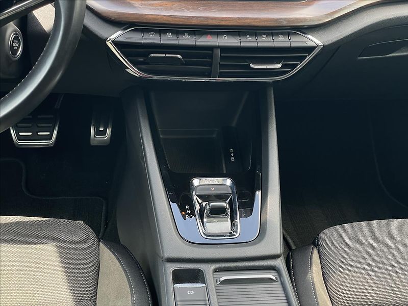 Škoda Octavia 2,0 TDI DSG 4x4 Scout TAŽNÉ - fotka 13 z 24