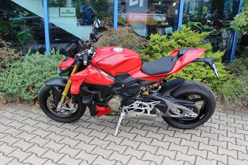 Ducati Streetfighter V4 S (2025) 2025 200KM AKCE ZIMA - fotka 11 z 12