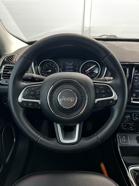Jeep Compass 1.4 MultiAir 103kW Night Eagle - fotka 8 z 22