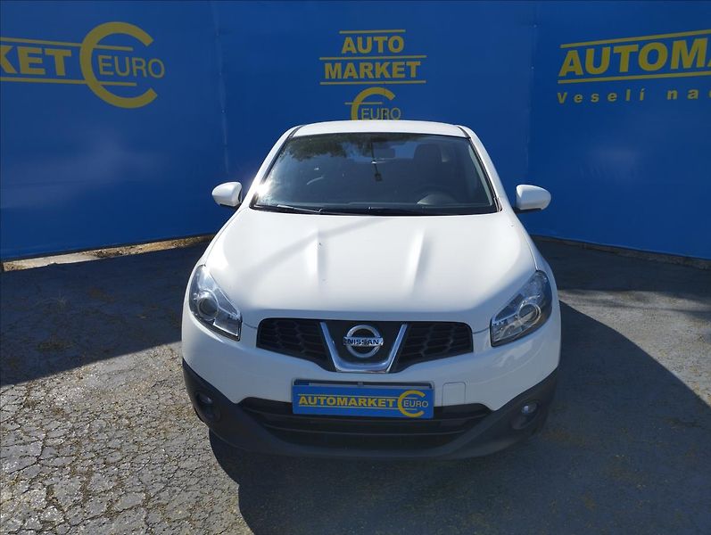Nissan Qashqai 1,6 - fotka 2 z 15
