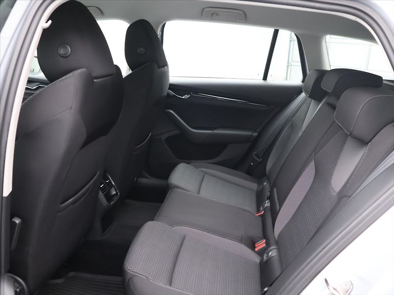 Škoda Octavia 2.0 TDI Aut.klima Ambition DPH - fotka 13 z 30