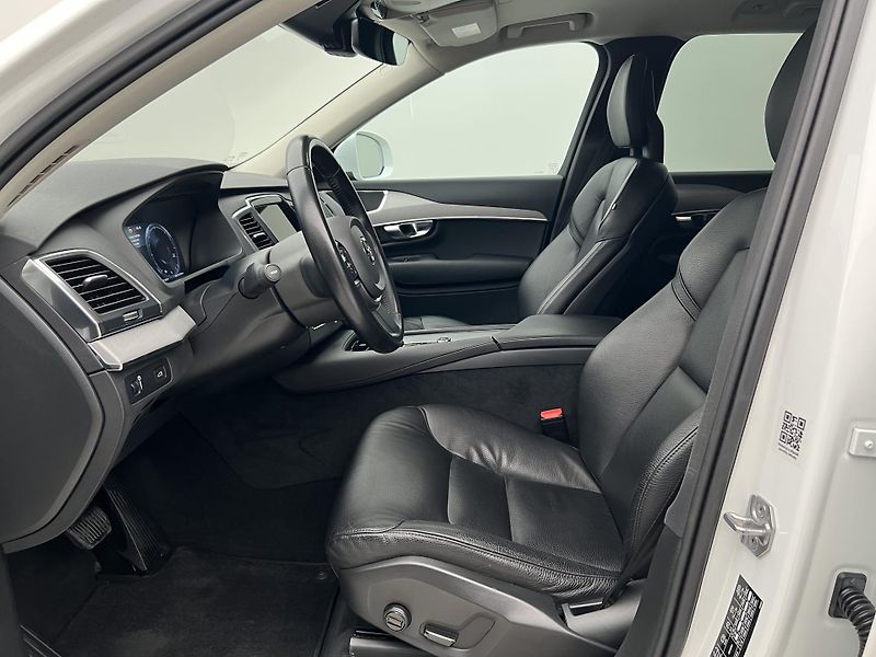 Volvo XC90 B5 AWD MOMENTUM AUT CZ - fotka 3 z 37