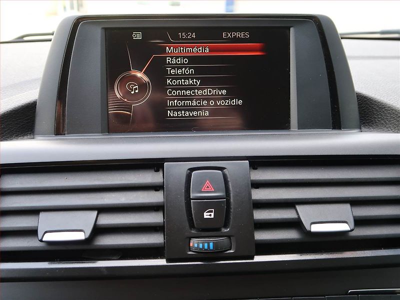 BMW Řada 1 (2014) Comfort 114i, Xenony, Tempomat - fotka 12 z 17