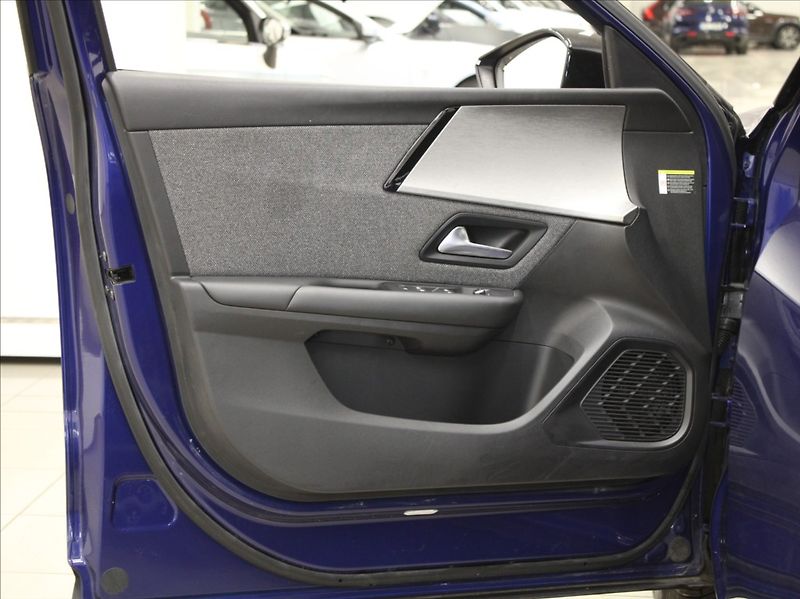 Citroën C5 X 1,2 PT 96kW PLUS VÝPRODEJ! - fotka 17 z 22
