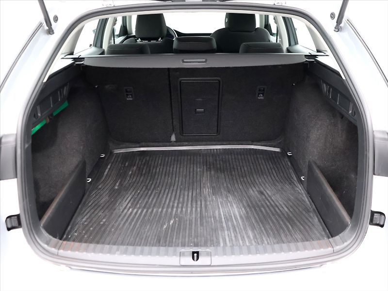 Škoda Octavia 2,0 TDI CZ Ambition 1.Maj DPH - fotka 10 z 38