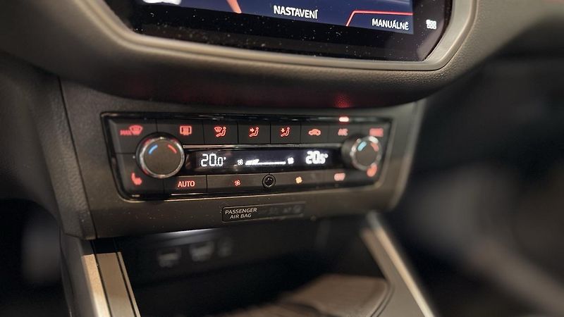Seat Arona (2019) 1.0TGI- FR,LED,ZÁRUKA  - fotka 25 z 35