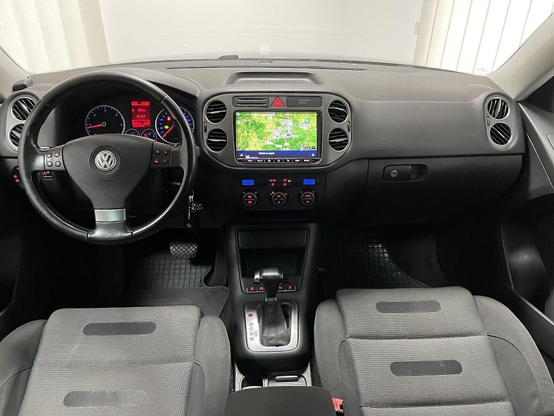 Volkswagen Tiguan 2.0 TDi 4x4 AT ČR SER. WEBASTO - fotka 20 z 24