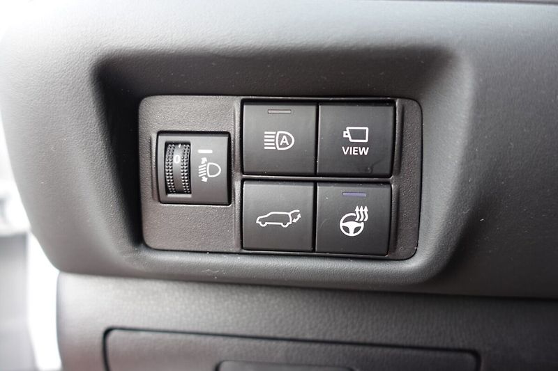 Toyota Highlander 2,5HSD Executive + Skyview (Pr - fotka 21 z 38