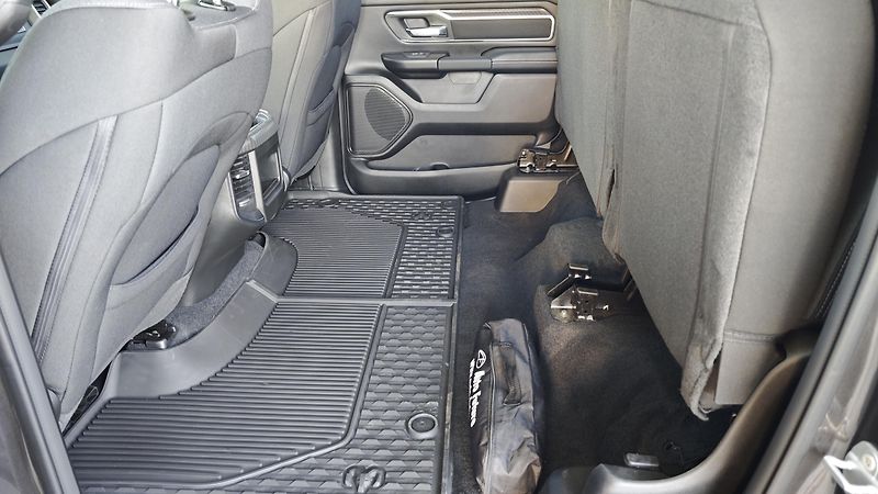Dodge RAM (2026) 1500, 5.7 V8  Bighorn MY26 - fotka 22 z 50
