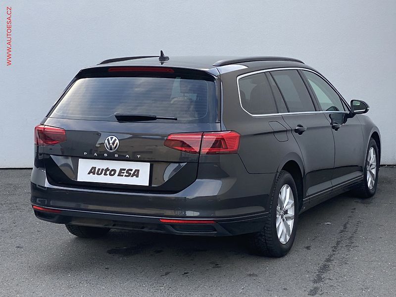 Volkswagen Passat (2020) 2.0 TDi, Business, DSG, LED - fotka 4 z 19