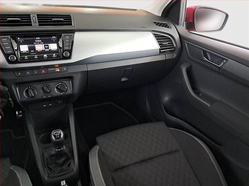 Škoda Fabia (2016) 1.2 TSI, Navi, Tempomat - fotka 8 z 19