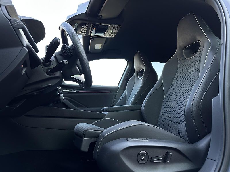 Škoda Superb 2.0TSi 4x4 DSG Sportline 265PS - fotka 14 z 52