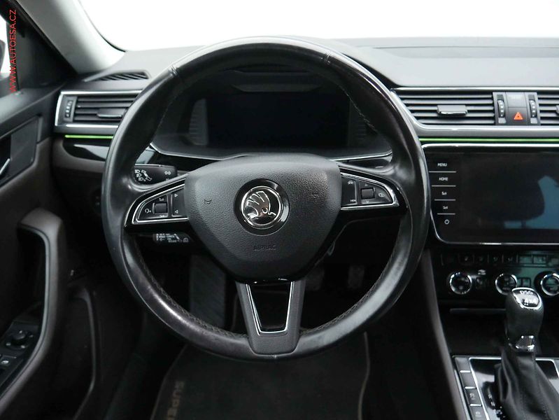 Škoda Superb (2019) 2.0 TDi 4x4, ČR, DSG, kůže - fotka 16 z 20