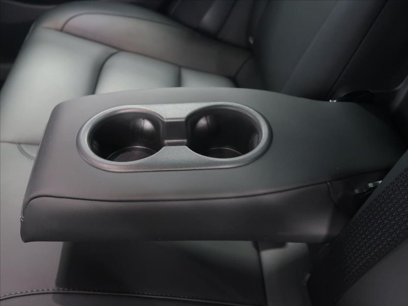 Tesla Model 3 0,0 1. majitel zánovní - fotka 29 z 32