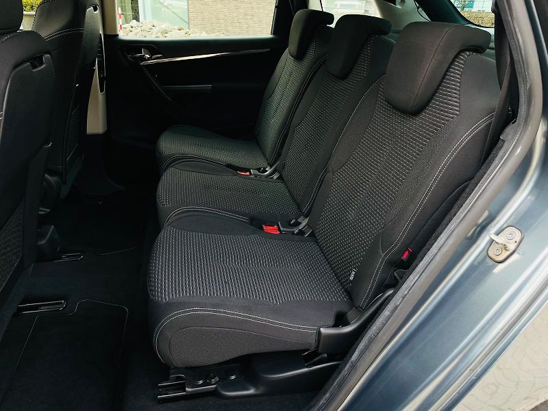 Citroën C4 Picasso 1.6i 88KW MANUÁL LED SENZORY - fotka 32 z 44