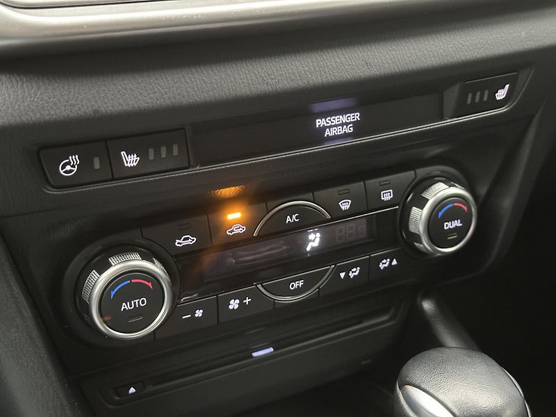 Mazda 3 2,0 Skyactiv-G 88kW Aut. Revol - fotka 22 z 30