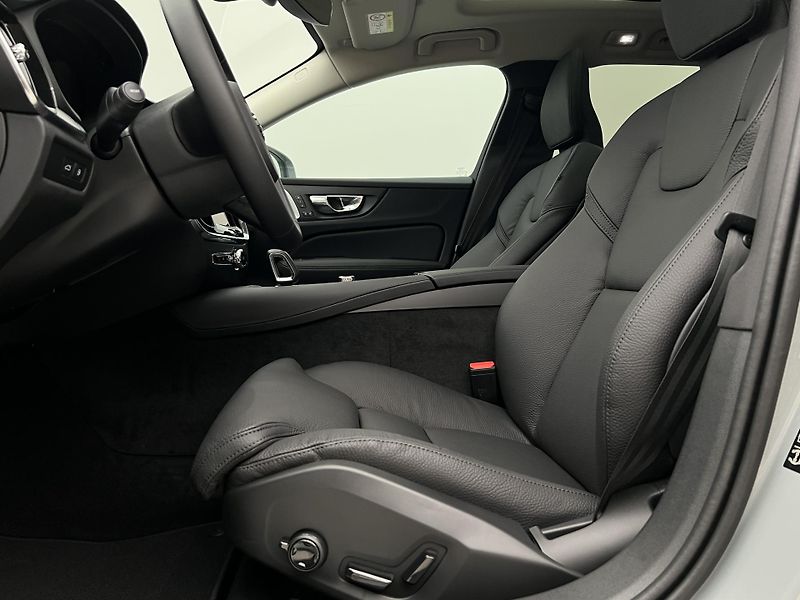 Volvo V60 (2026) T8 BRIGHT PLUS AUT - fotka 3 z 45