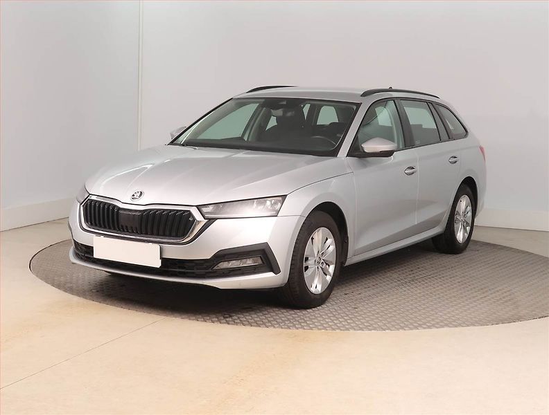 Škoda Octavia (2023) Ambition 2.0 TDI, ČR,1.maj - fotka 2 z 15