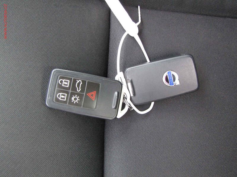 Volvo V60 (2017) 2.0 D, 1.maj, Cross Country - fotka 20 z 20