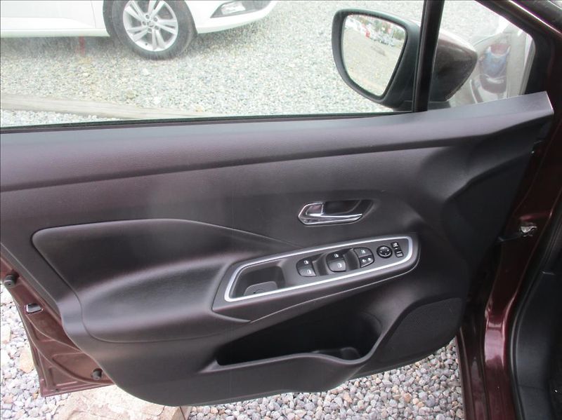 Nissan Micra 1,0 i, aut. klima, - fotka 12 z 26