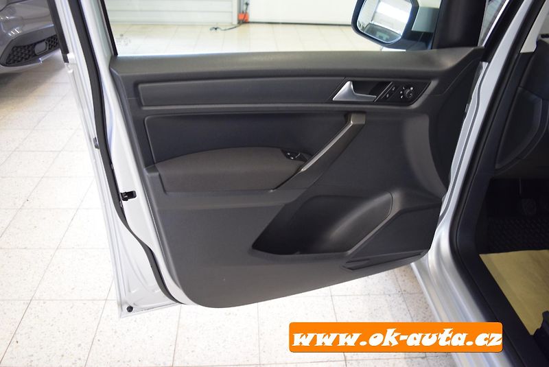 Volkswagen Caddy 2.0 TDI MAXI LIFE 5 MÍST 2020 - fotka 22 z 45