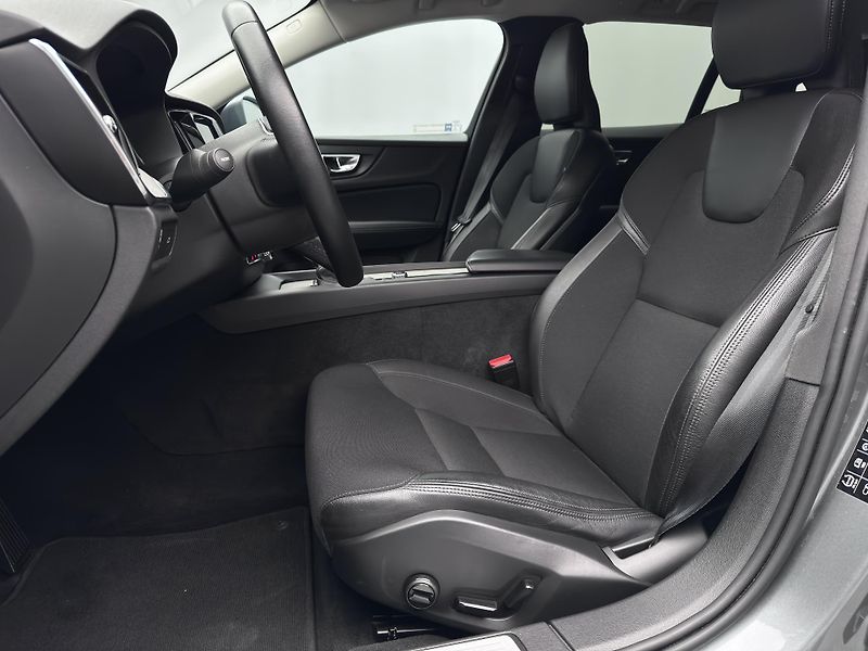 Volvo V60 CC D4 AWD MOMNETUM CZ 1.maj - fotka 4 z 44