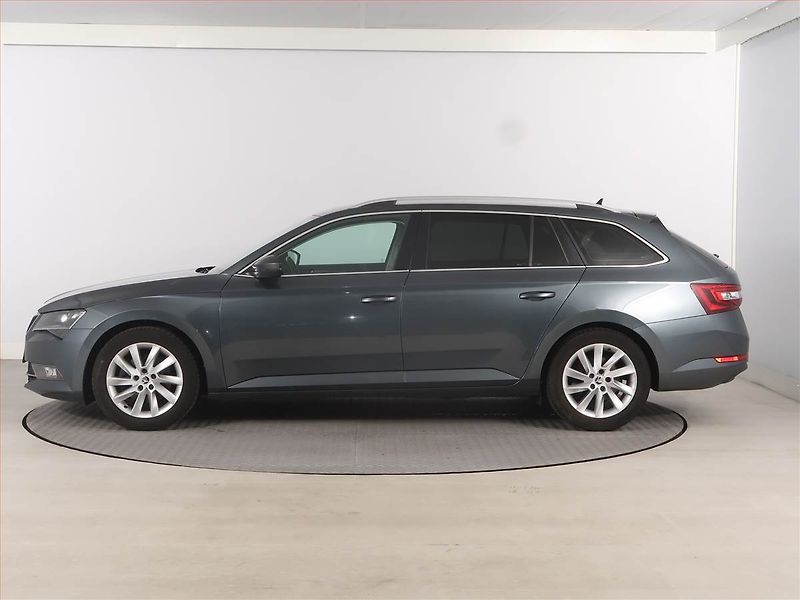 Škoda Superb (2016) 1.6 TDI, Navi, Bi-Xenony - fotka 3 z 20