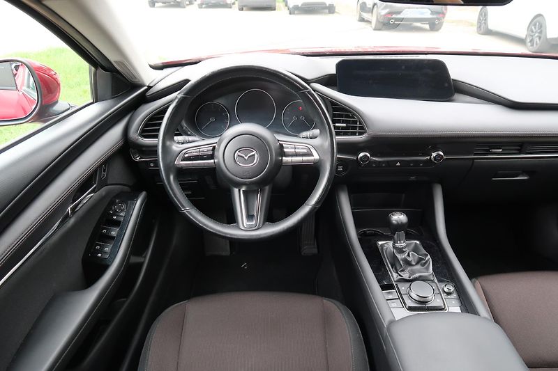 Mazda 3 SDN 2,0G 122k Plus - fotka 10 z 17