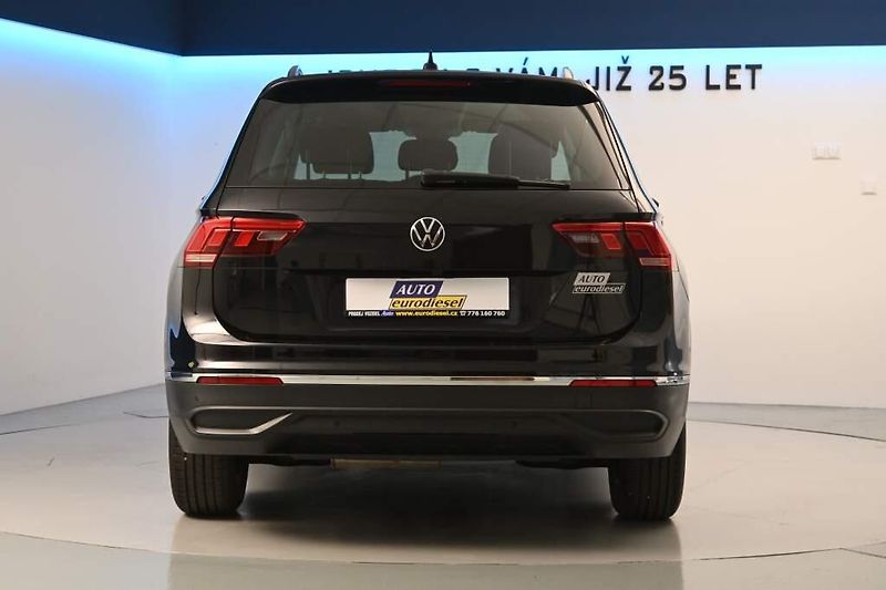 Volkswagen Tiguan (2023) 2.0 LIFE DSG LED ACC Tažné TDI - fotka 6 z 35