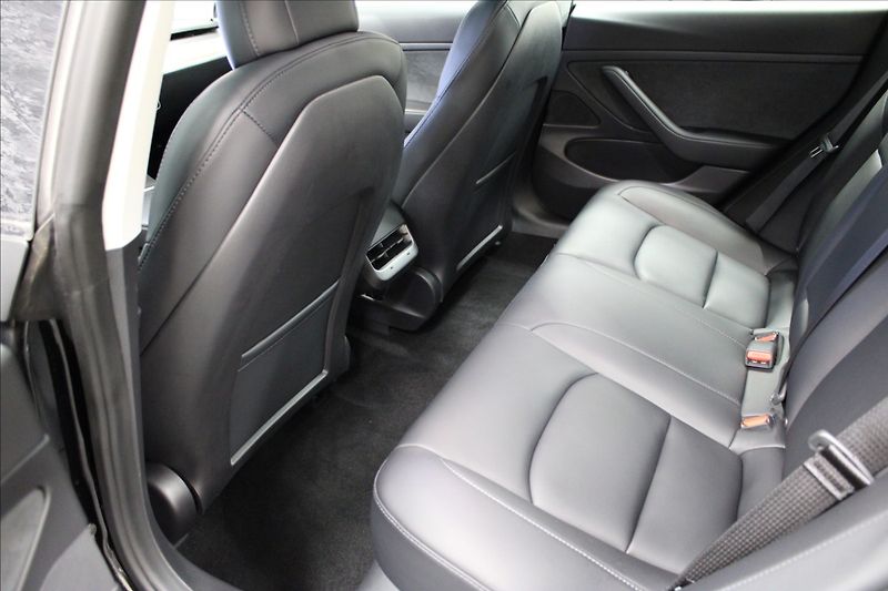 Tesla Model 3 0,0 Standard plus zánovní - fotka 12 z 26