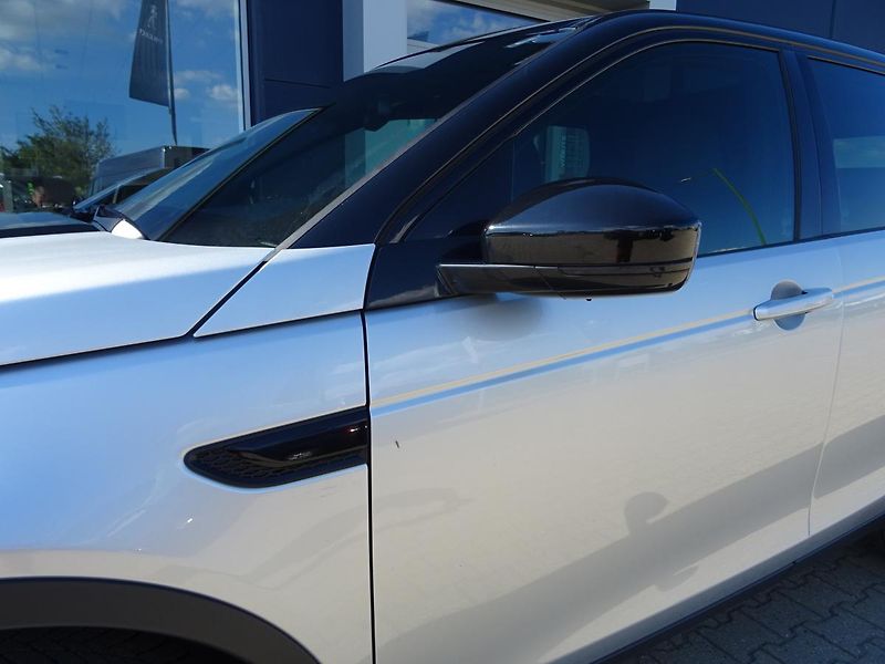 Land Rover Discovery Sport (2016) 2.0 TD4 HSE AWD AUT - fotka 49 z 52