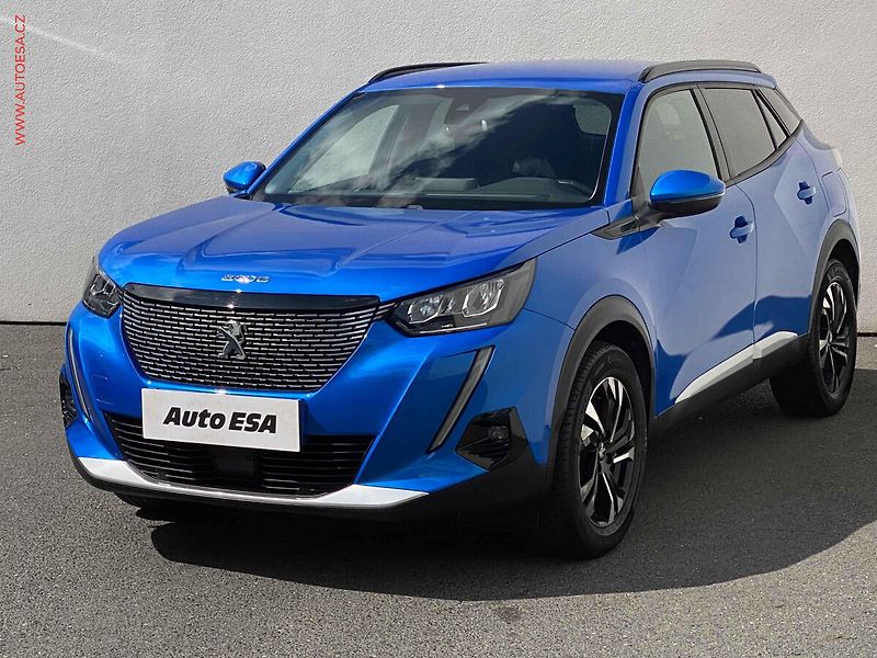 Peugeot 2008 (2021) 1.2 PT, Allure, AT, LED - fotka 3 z 18