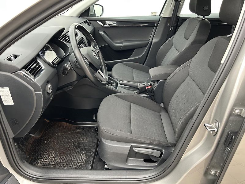 Škoda Octavia 2.0 TDI 4x4 Style - fotka 22 z 28